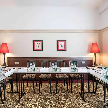 Hotel Plaza - Handwritten Collection