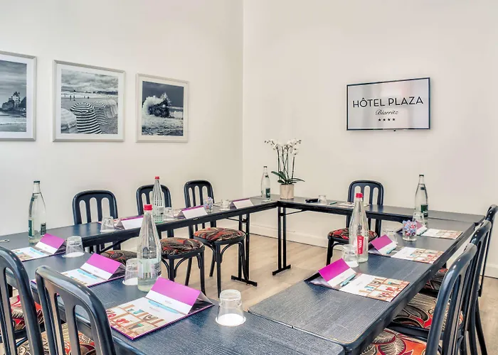 Hotel Plaza - Handwritten Collection 4*