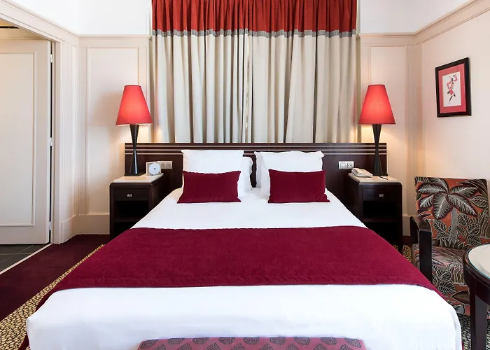 Plaza - Handwritten Collection