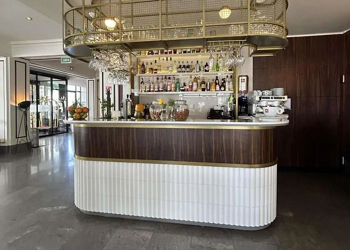 Plaza - Handwritten Collection מלון