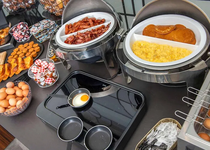 Plaza - Handwritten Collection מלון