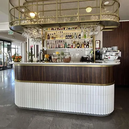Plaza - Handwritten Collection Hotel