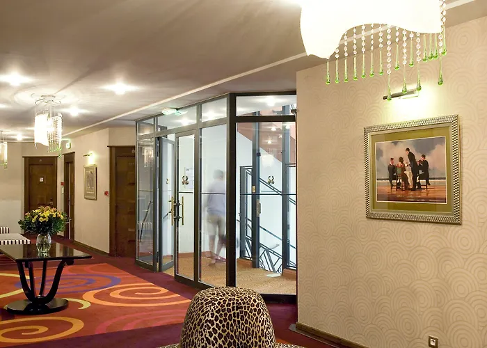 Plaza - Handwritten Collection Μπιαρίτζ