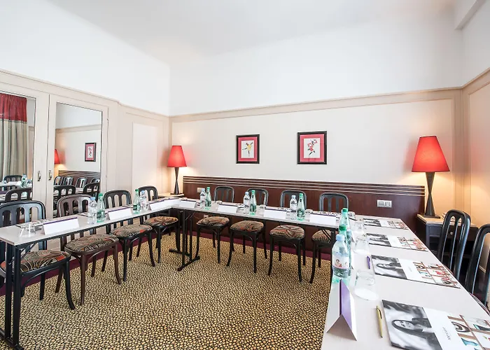 Hotell Plaza - Handwritten Collection