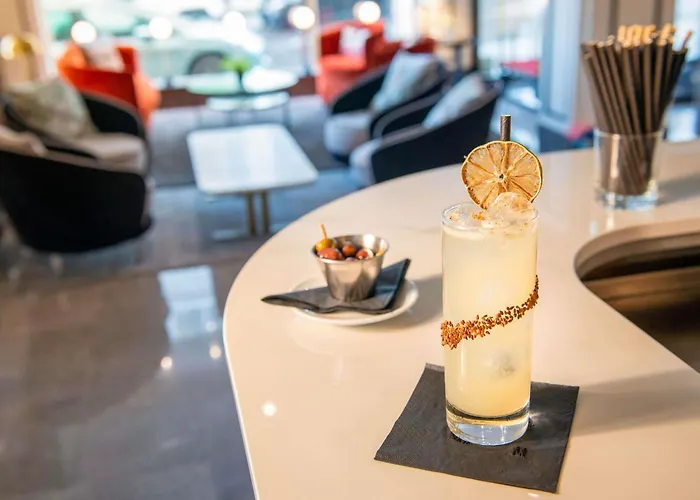 Plaza - Handwritten Collection 4*