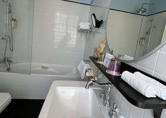 Hotell Plaza - Handwritten Collection 4*