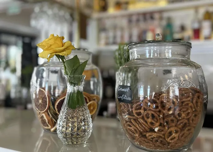 Hotell Plaza - Handwritten Collection